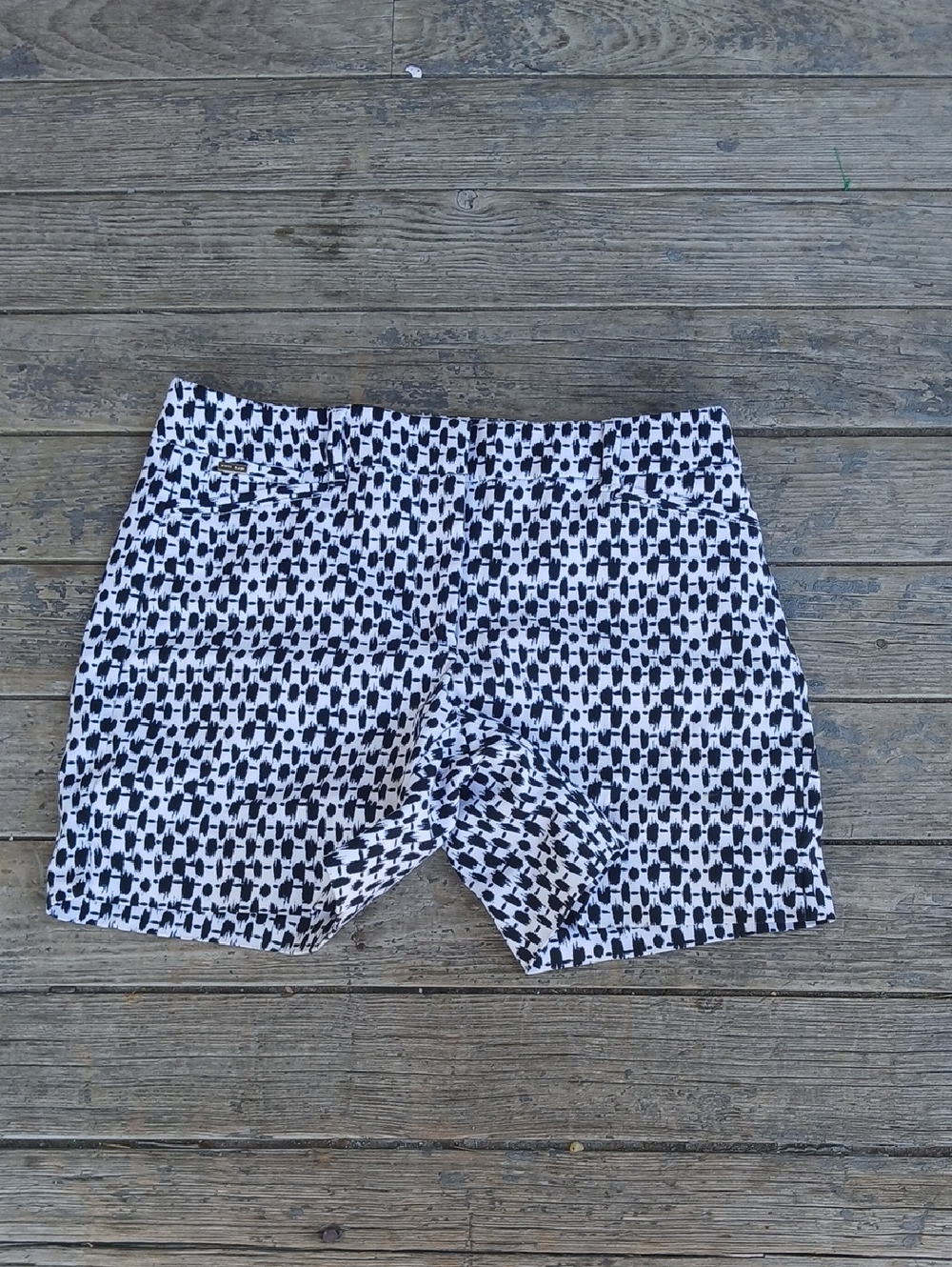 EUC WHBM Black & White Patterned Patterned Shorts Size 00